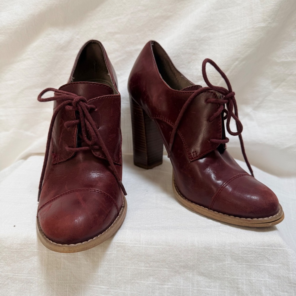 Hinge Leather Oxford Heels 8.5 Burgundy Lace Up Cap Toe Stacked Block Heel